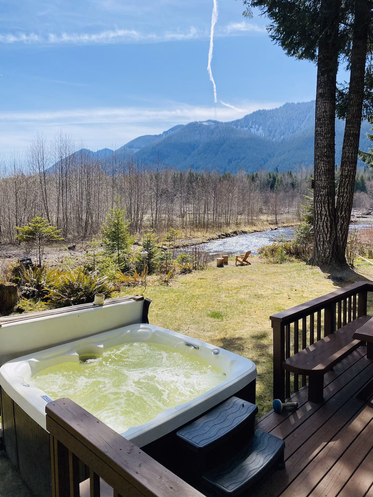 The River House, cabin with a private hot tub, photo 2