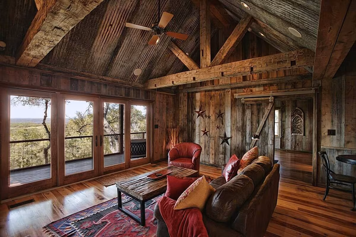 Upscale Luxury Cabin!, cabin with a private hot tub, photo 6