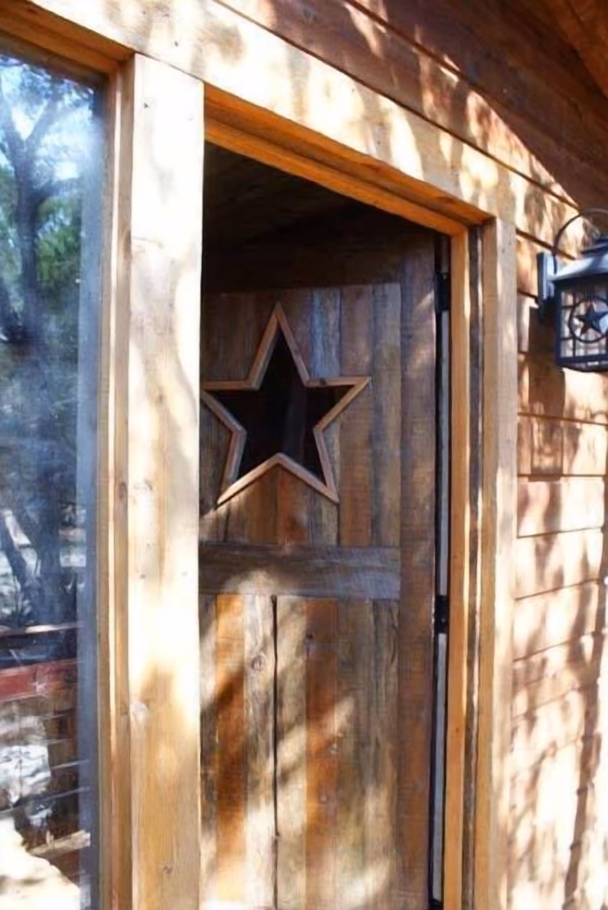 Upscale Luxury Cabin!, cabin with a private hot tub, photo 7