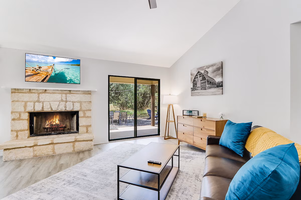 Woodacre Cottage, cabin with a private hot tub, photo 4