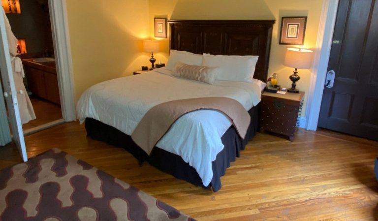 Akwaaba Mansion Bed & Breakfast