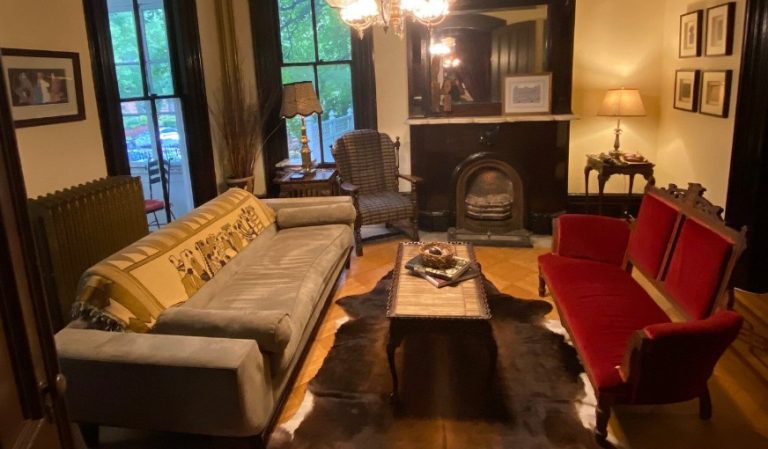 Akwaaba Mansion Bed & Breakfast