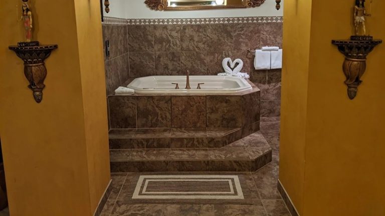Anniversary Inn Logan