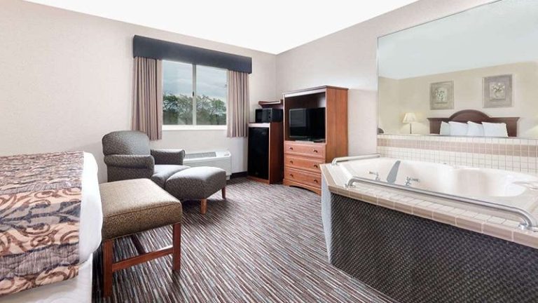 Baymont by Wyndham Columbus Rickenbacker