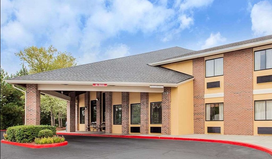 Baymont by Wyndham Smyrna, room with private jacuzzi, photo 7