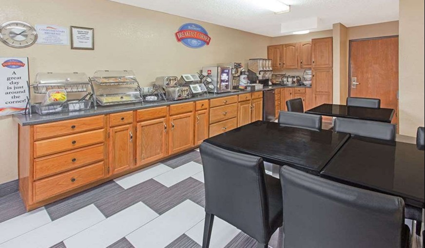 Baymont by Wyndham Smyrna, room with private jacuzzi, photo 3