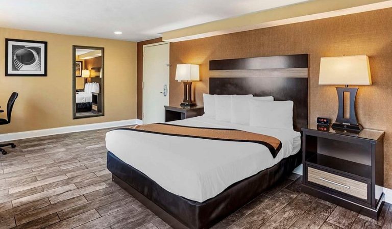 Aiden by Best Western Newark Airport