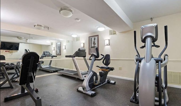 Best Western Plus Oakbrook Inn