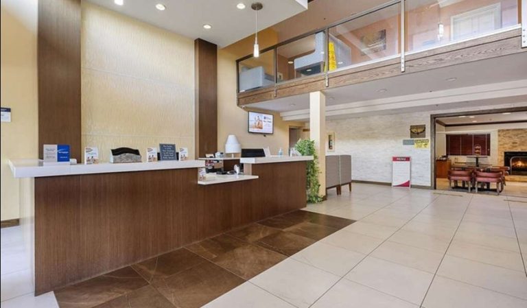 Best Western Plus Oakbrook Inn