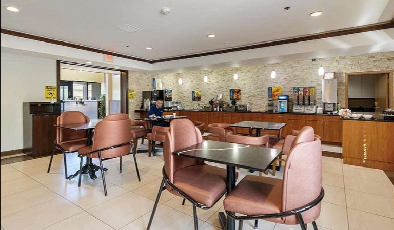 Best Western Plus Oakbrook Inn