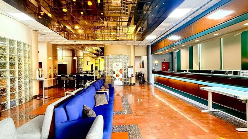 Best Western Plus Suites Hotel - LAX Airport LA Stadium, room with private jacuzzi, photo 4