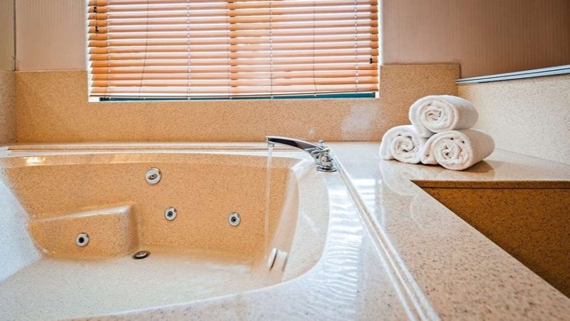 Best Western Plus Suites Hotel - LAX Airport LA Stadium, room with private jacuzzi, photo 1