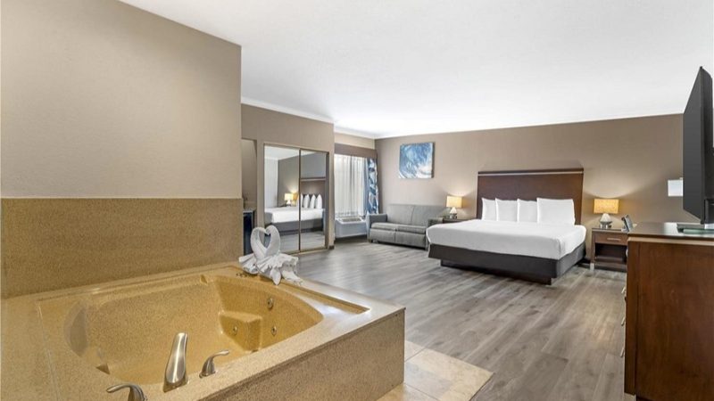 Best Western Redondo Beach Galleria Inn Hotel – Beach City La, room with private jacuzzi, photo 2