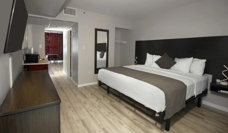 Bolero Resort & Conference Center
