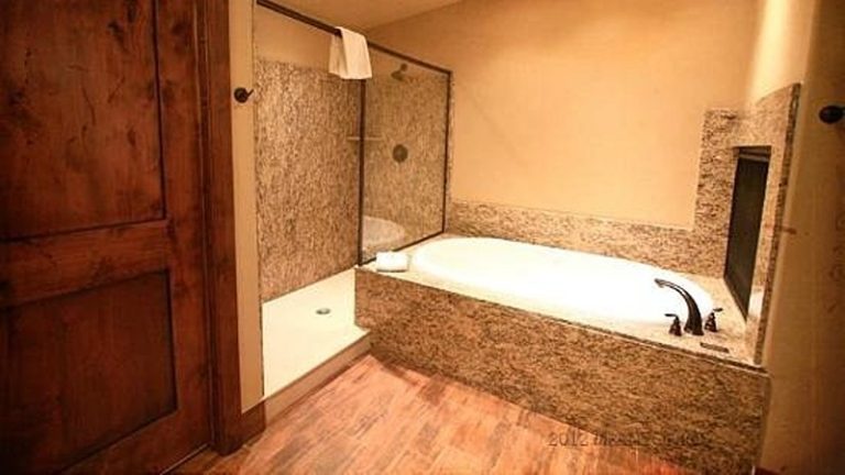 Cable Mountain Lodge