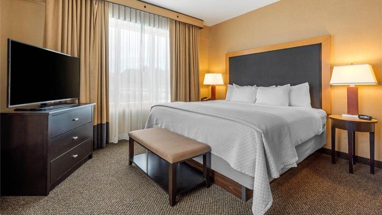 Cambria Hotel Akron – Canton Airport