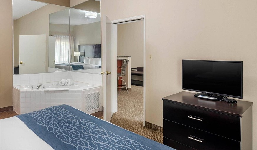 Comfort Inn & Suites