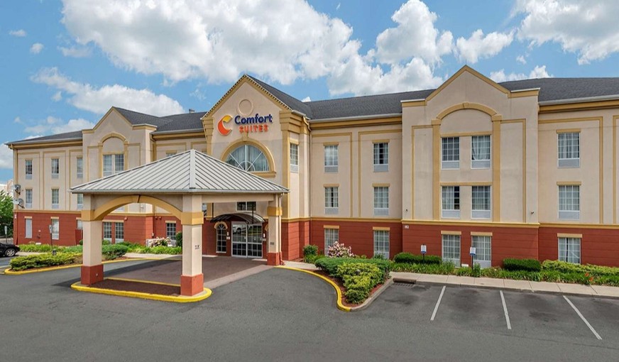 Comfort Suites Newark – Harrison, room with private jacuzzi, photo 7