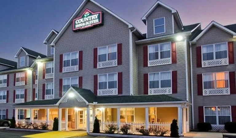 Country Inn & Suites by Radisson, Hiram, GA