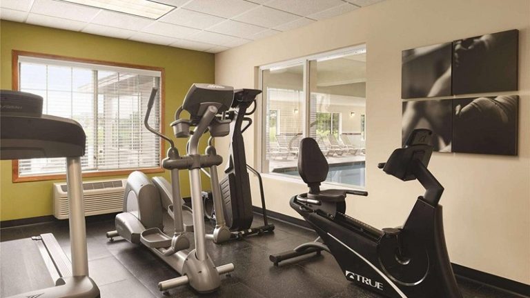 Country Inn & Suites by Radisson, Mankato, MN