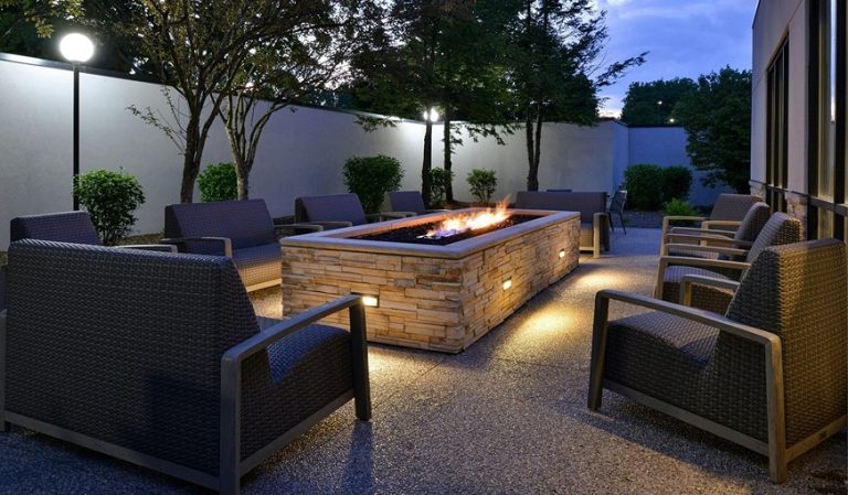 Courtyard by Marriott Detroit Utica