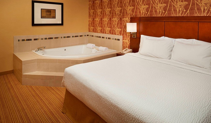 Courtyard by Marriott Detroit Utica