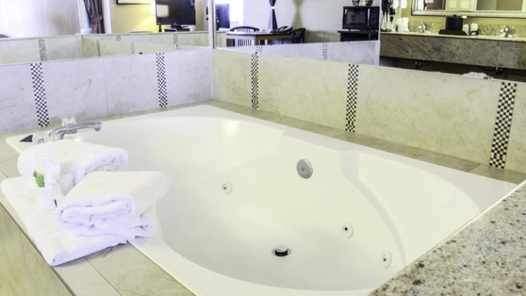 Crystal Inn Hotel & Suites Midvalley
