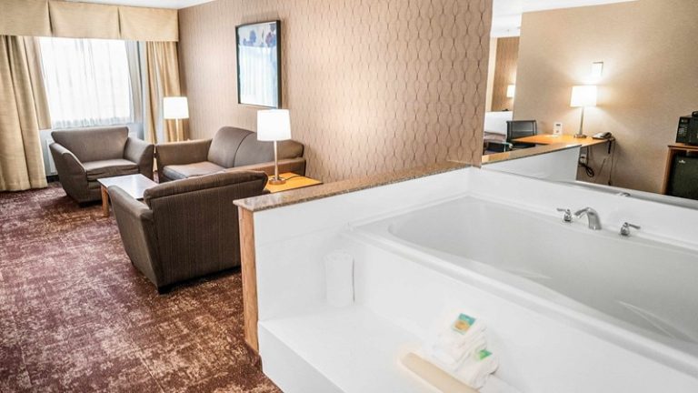 Crystal Inn Hotel & Suites – West Valley City
