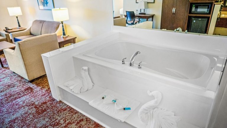 Crystal Inn Hotel & Suites