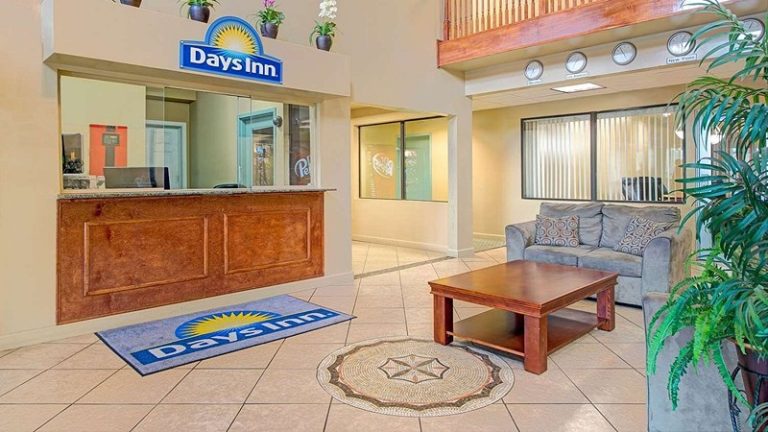 Days Inn by Wyndham Downtown St. Louis