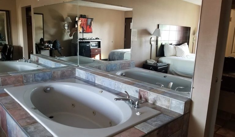 Del Amo Inn