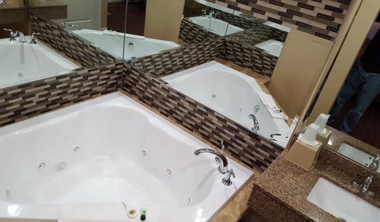 Diamond Bell Inn & Suites