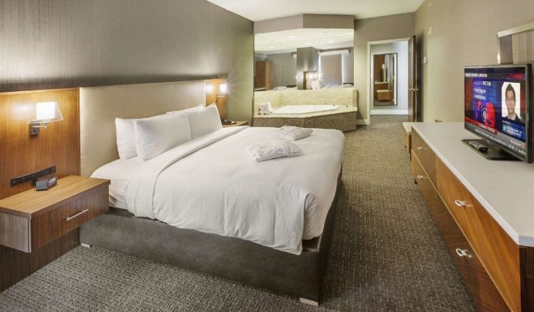 DoubleTree by Hilton Hotel Nanuet