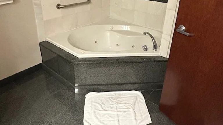 Drury Inn & Suites St. Louis Arnold