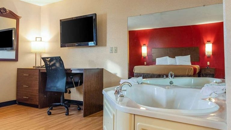 Econo Lodge Kent – Akron West
