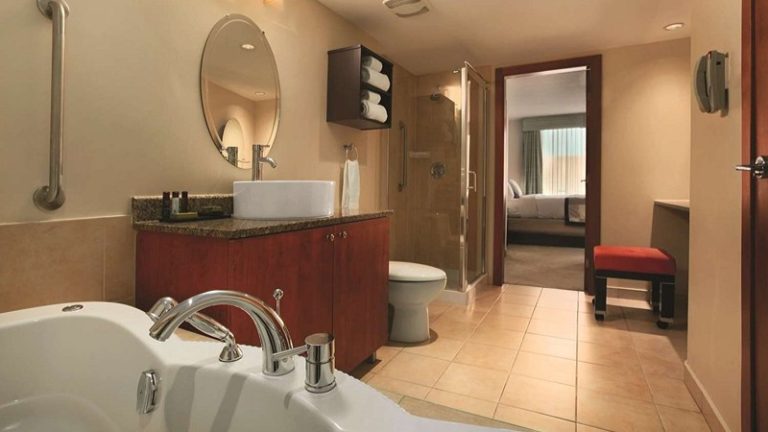 Embassy Suites by Hilton Montreal