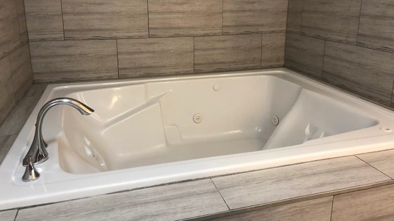Four Points by Sheraton Detroit Novi4 - jacuzzi hotel room