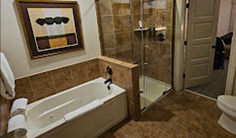 Grand Cascades Lodge