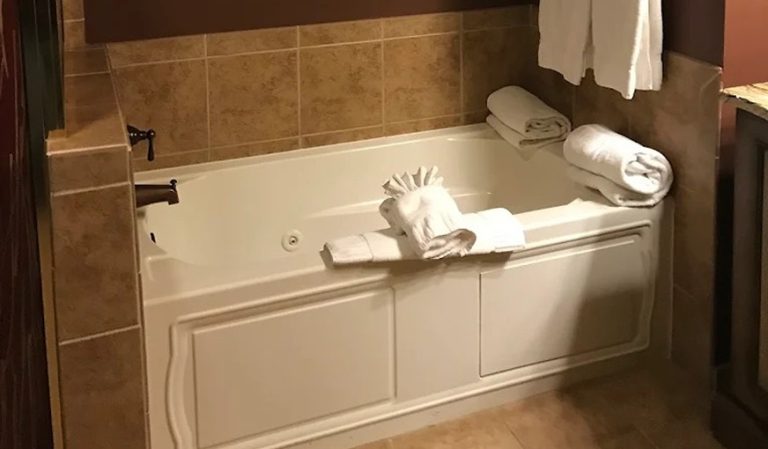 Grand Cascades Lodge