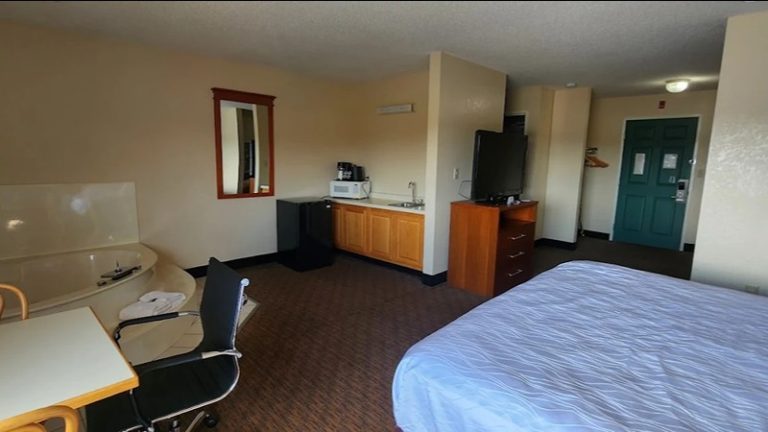 GrandStay Hotel & Suites Waseca