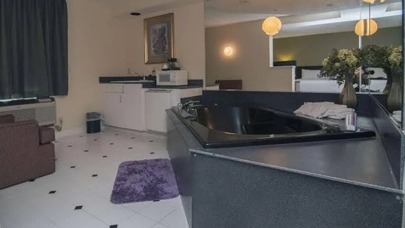 Hampton Inn Flemington666666 - jacuzzi hotel room