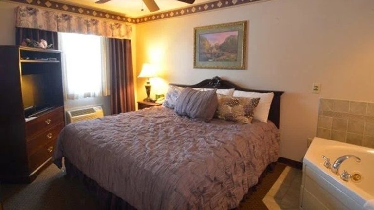 Hearthstone Inn & Suites