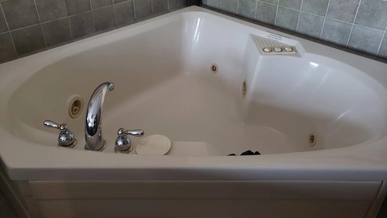 Hearthstone Inn & Suites