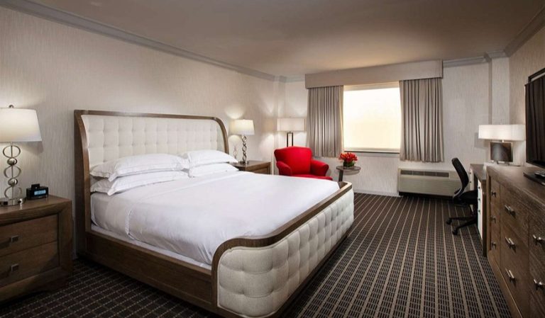 Hilton Chicago / Northbrook
