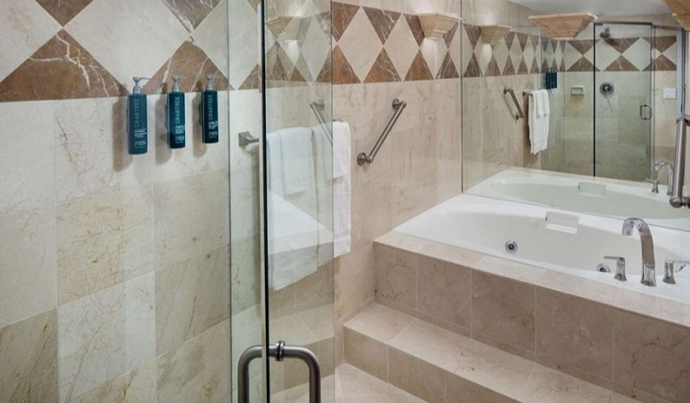 Hilton Chicago / Northbrook