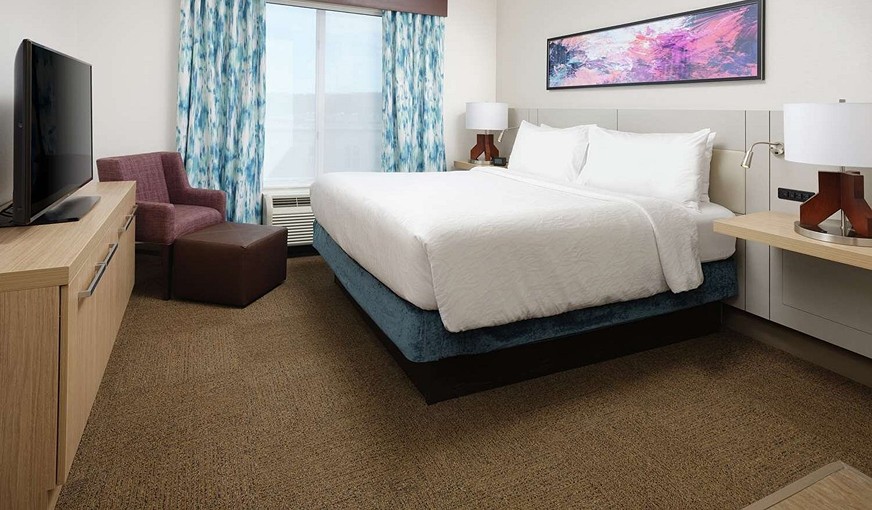Hilton Garden Inn Atlanta NW / Kennesaw Town Center, room with private jacuzzi, photo 3