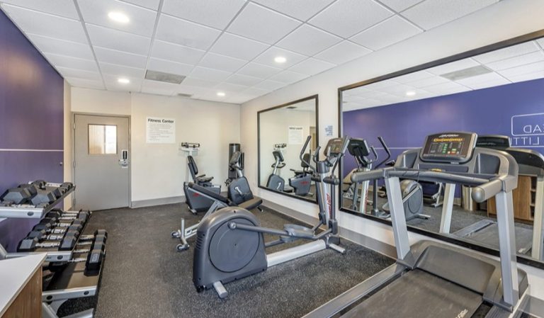 Holiday Inn Express Crestwood
