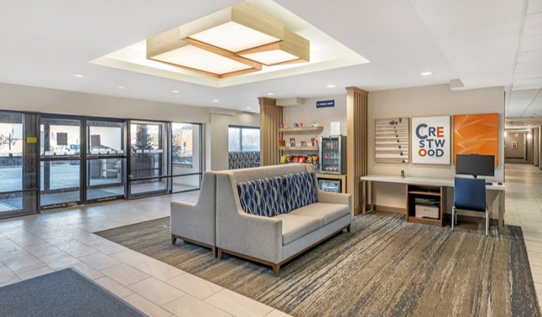 Holiday Inn Express Crestwood