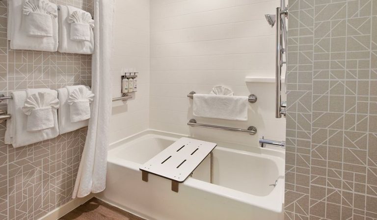 Holiday Inn Express & Suites Absecon-atlantic City Area By IHG