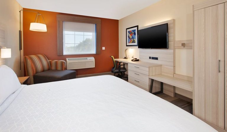 Holiday Inn Express & Suites Absecon-atlantic City Area By IHG
